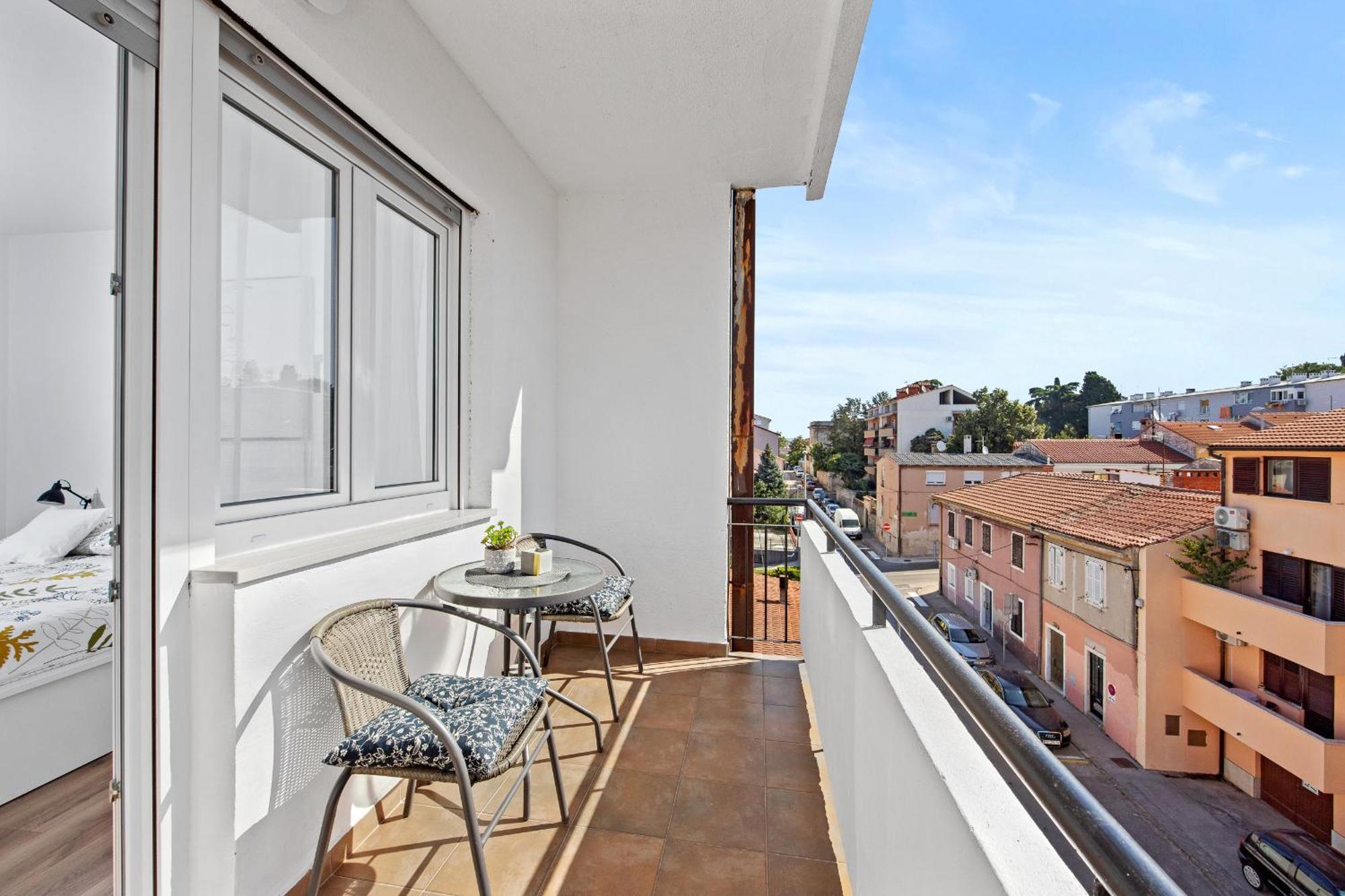 Apartment Jellyfish Pula Exterior photo